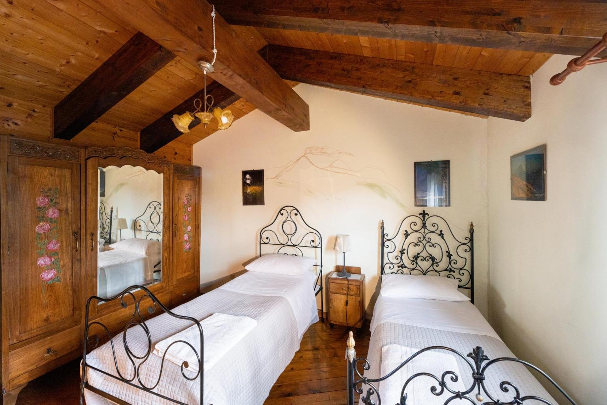 Hotel Palazzo Previtera Linguaglossa Habitación foto